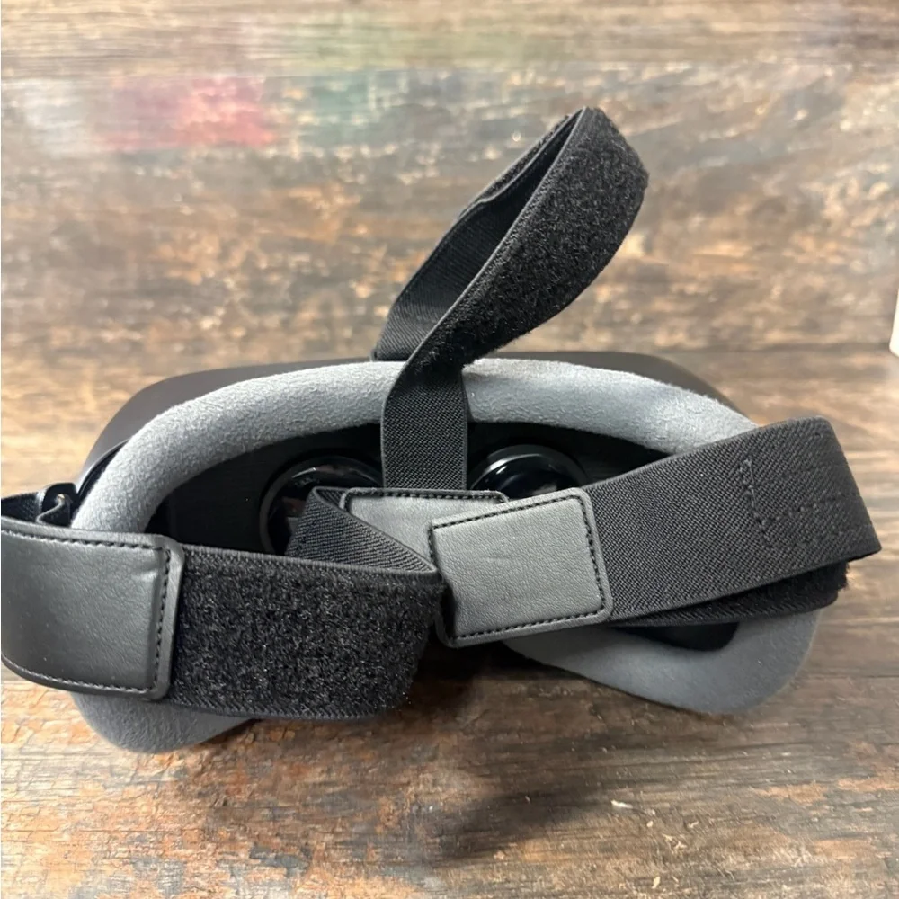 Samsung Black Gear VR Smartphone VR Headset with Ergonomic Design